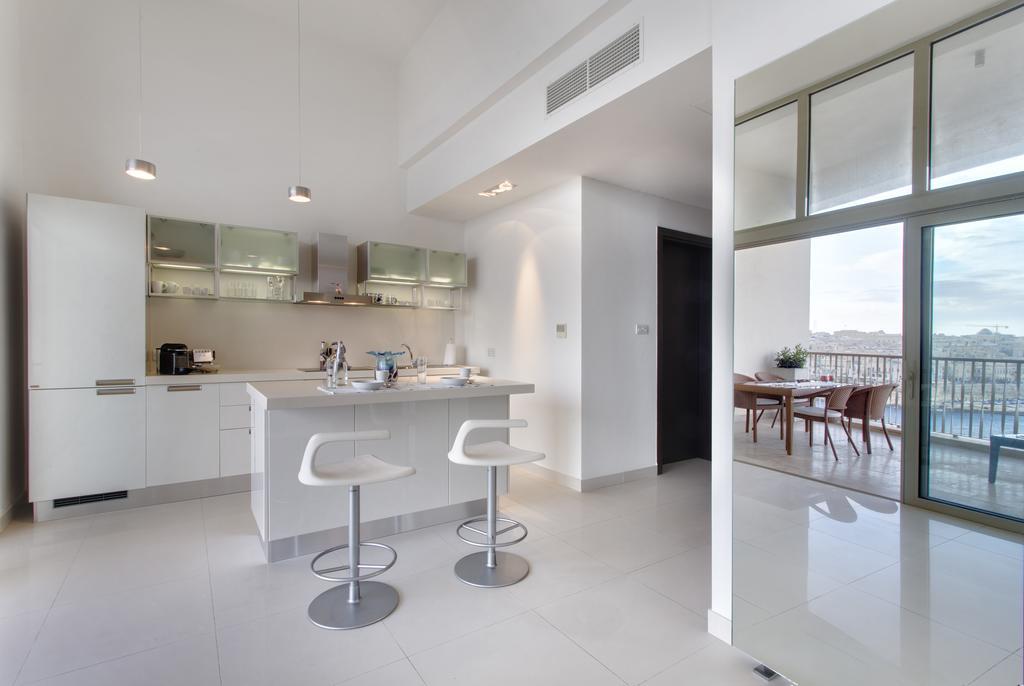 Marvellous Apartment In Tigne Point Слима Екстериор снимка