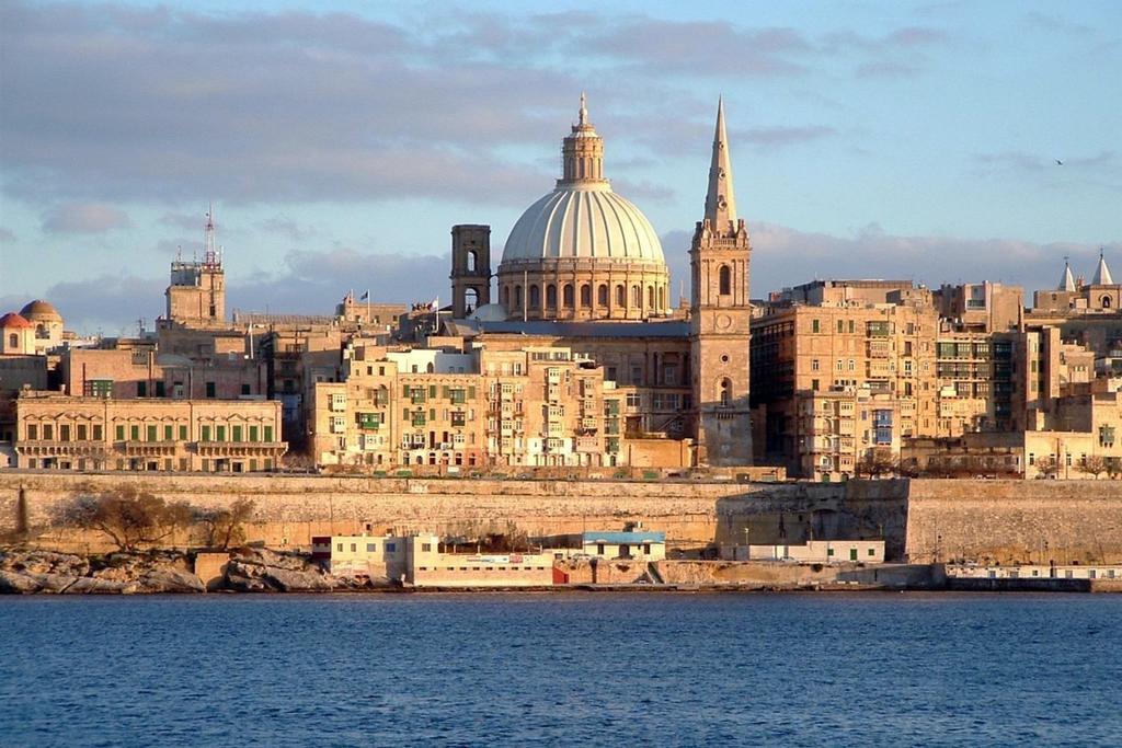 Marvellous Apartment In Tigne Point Слима Екстериор снимка
